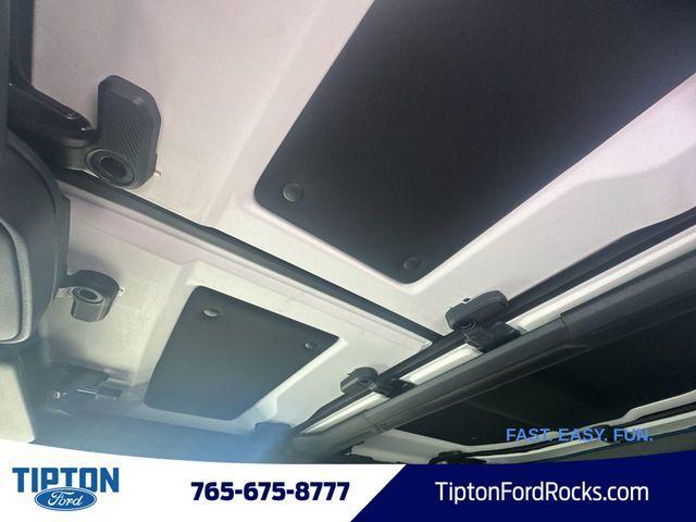 Photo of 2025 Blue Metallic Ford Bronco