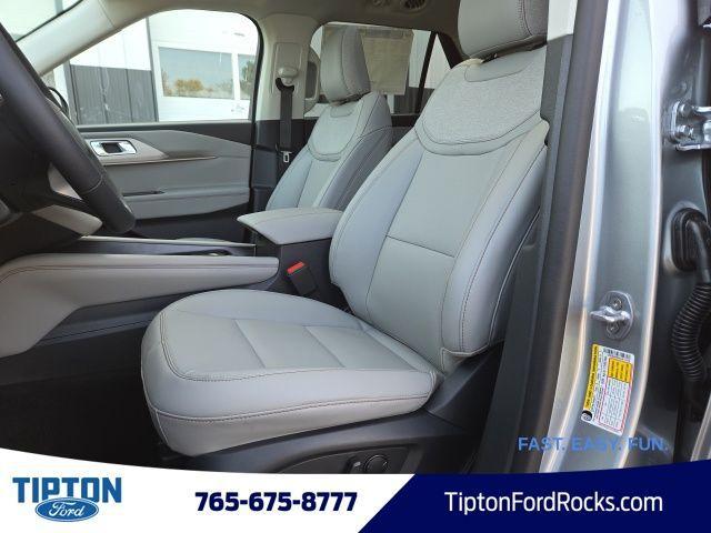 Photo of 2025 Iconic Silver Metallic Ford Explorer