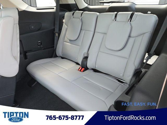 Photo of 2025 Iconic Silver Metallic Ford Explorer