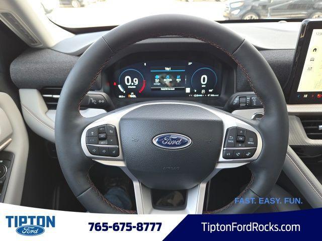 Photo of 2025 Iconic Silver Metallic Ford Explorer