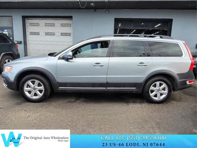 Photo of 2010 Electric Silver Metallic Volvo XC70