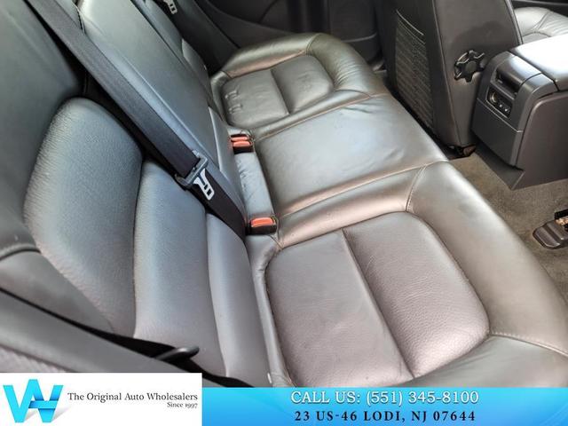 Photo of 2010 Electric Silver Metallic Volvo XC70