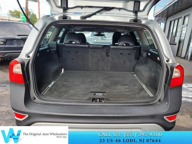 Photo of 2010 Electric Silver Metallic Volvo XC70
