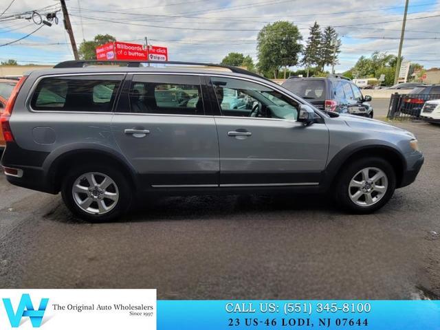 Photo of 2010 Electric Silver Metallic Volvo XC70
