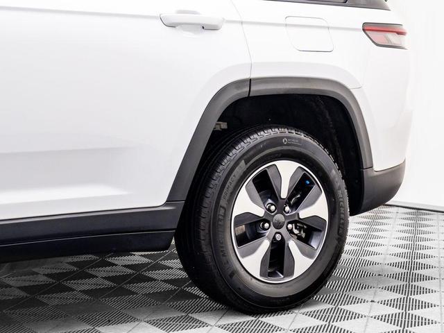Photo of 2023 Bright White Clearcoat Jeep Grand Cherokee 4xe
