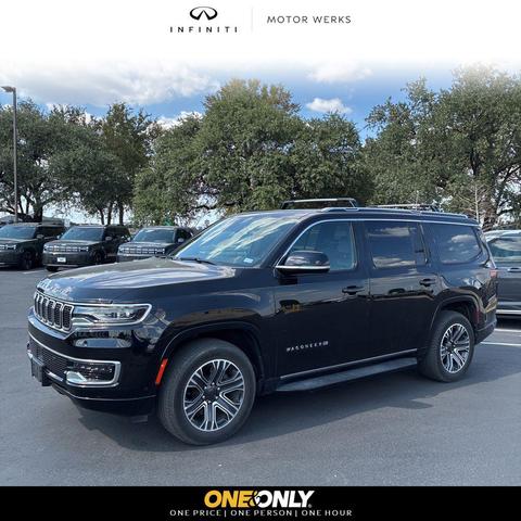 Photo of 2023 Diamond Black Crystal Pearlcoat Jeep Wagoneer