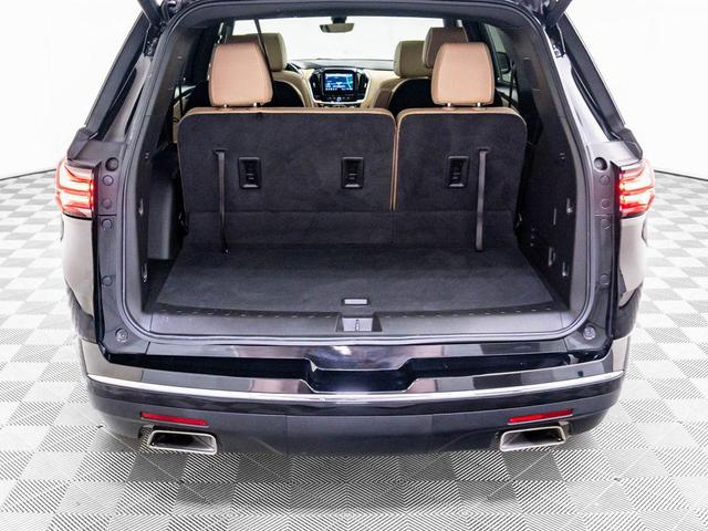 Photo of 2023 Mosaic Black Metallic Chevrolet Traverse