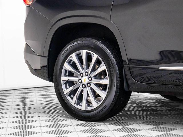 Photo of 2023 Mosaic Black Metallic Chevrolet Traverse