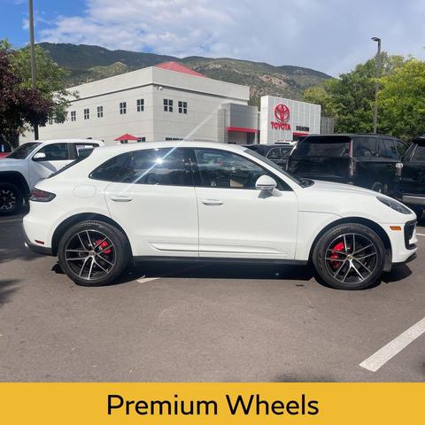 Photo of 2023 White Porsche Macan