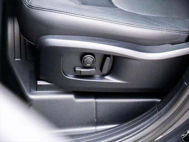Photo of 2024 Gray Land Rover Defender