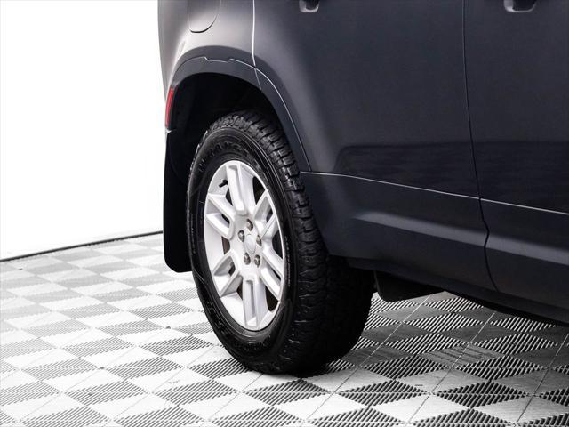 Photo of 2024 Gray Land Rover Defender
