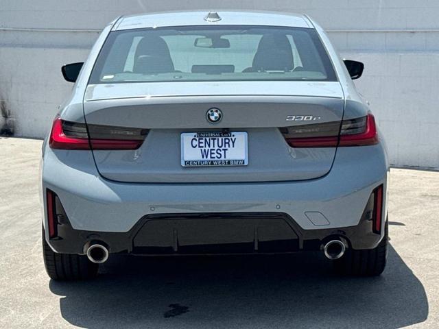 Photo of 2023 Brooklyn Grey Metallic BMW 330e