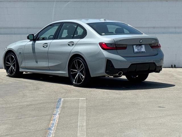 Photo of 2023 Brooklyn Grey Metallic BMW 330e