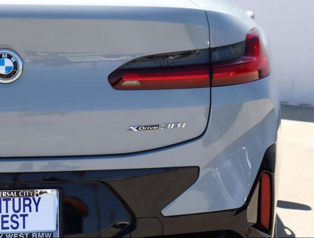 Photo of 2025 Brooklyn Grey Metallic BMW X4