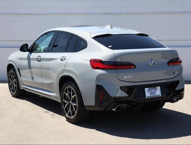 Photo of 2025 Brooklyn Grey Metallic BMW X4