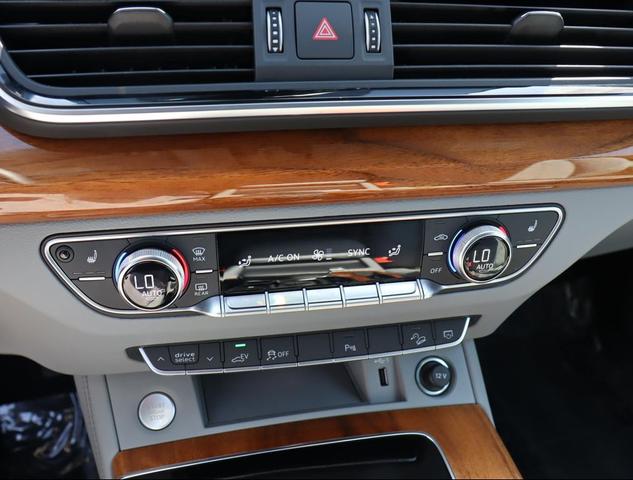 Photo of 2021 Daytona Gray Pearl Effect Audi Q5