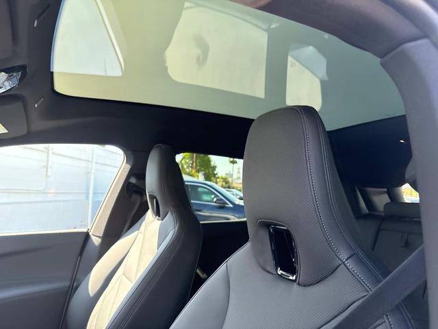 Photo of 2025 Mineral White Metallic BMW iX