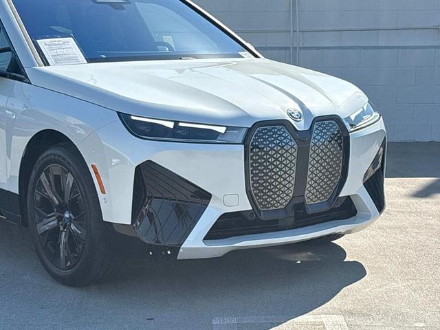 Photo of 2025 Mineral White Metallic BMW iX