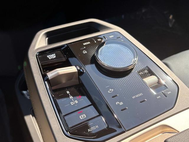 Photo of 2025 Mineral White Metallic BMW iX