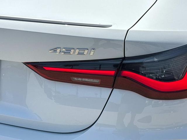 Photo of 2026 Alpine White BMW 430