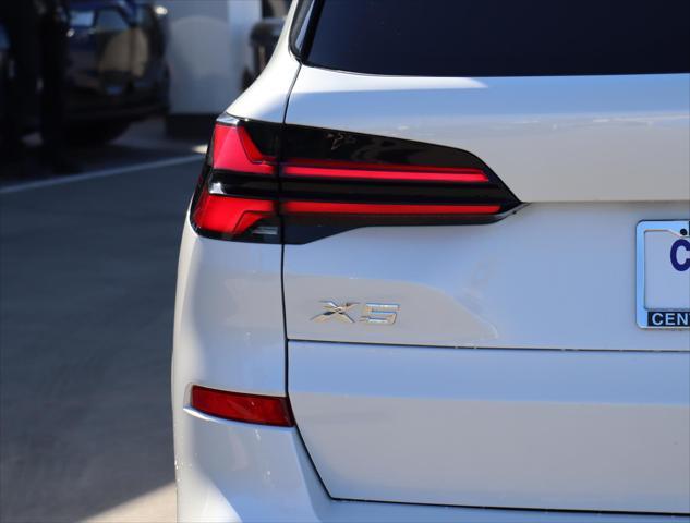 Photo of 2024 Mineral White Metallic BMW X5 PHEV