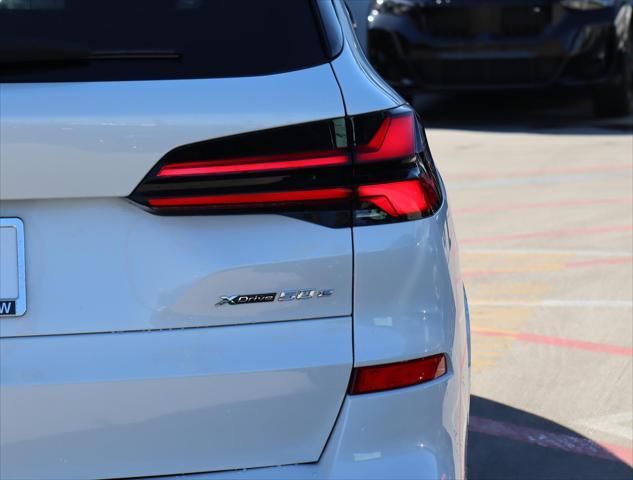 Photo of 2024 Mineral White Metallic BMW X5 PHEV