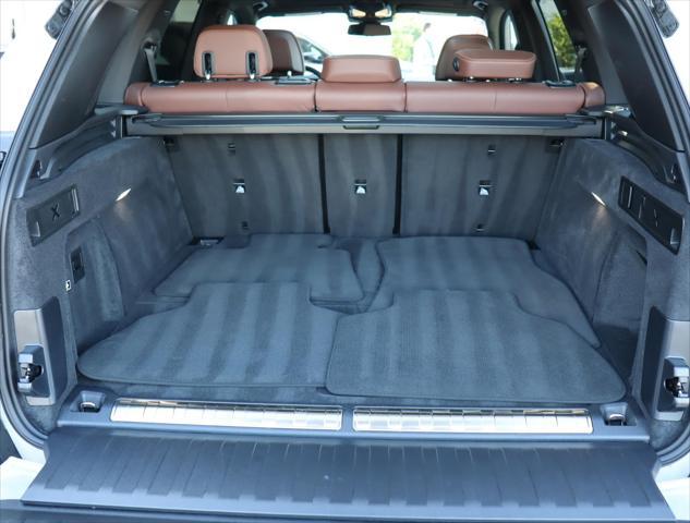 Photo of 2024 Mineral White Metallic BMW X5 PHEV