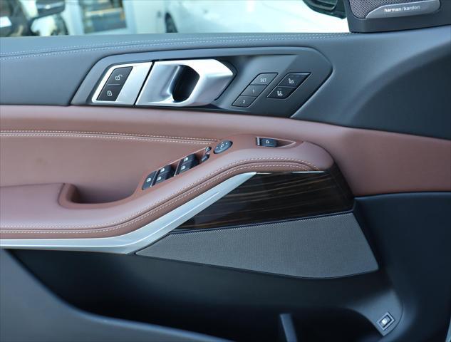 Photo of 2024 Mineral White Metallic BMW X5 PHEV