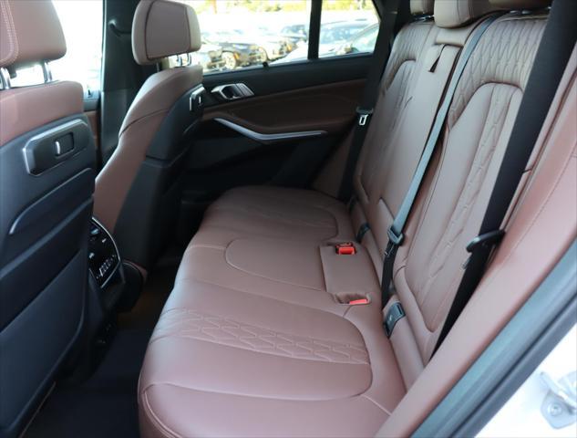 Photo of 2024 Mineral White Metallic BMW X5 PHEV