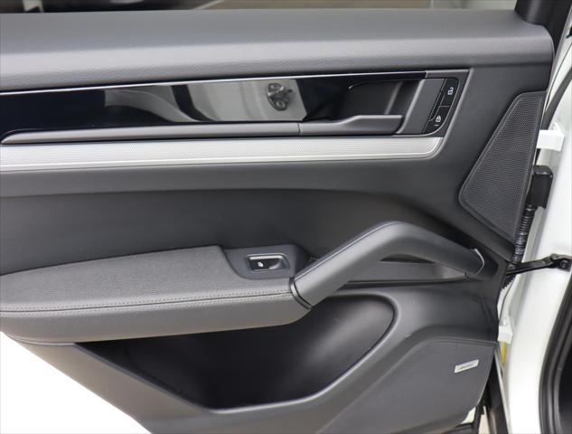 Photo of 2024 White Porsche Cayenne