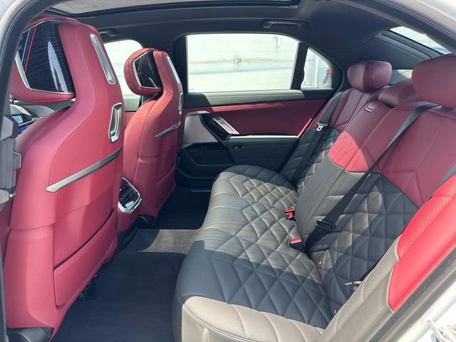 Photo of 2025 Mineral White Metallic BMW 740