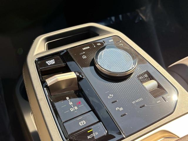 Photo of 2025 Oxide Grey Metallic BMW iX