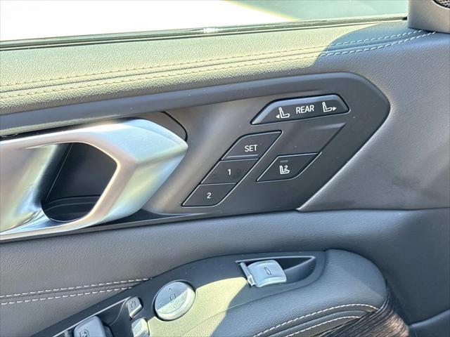 Photo of 2024 Black Sapphire Metallic BMW X7