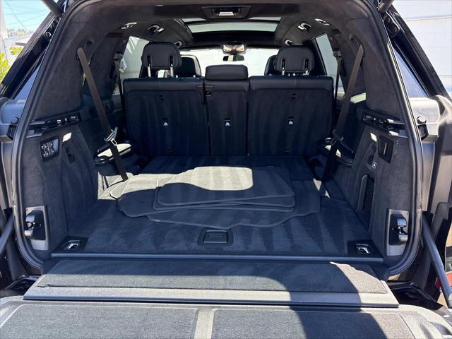 Photo of 2024 Black Sapphire Metallic BMW X7
