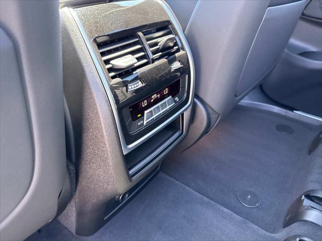 Photo of 2024 Black Sapphire Metallic BMW X7