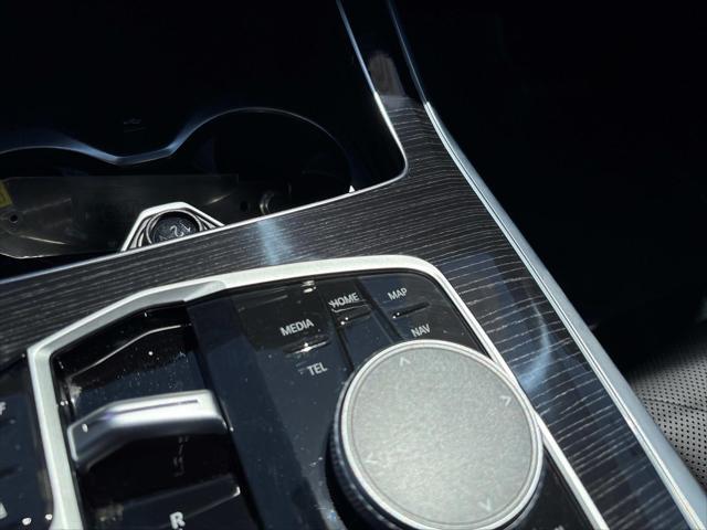 Photo of 2024 Black Sapphire Metallic BMW X7