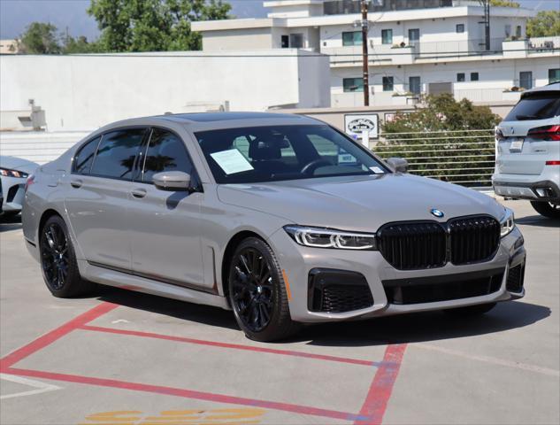 2022 BMW 740
