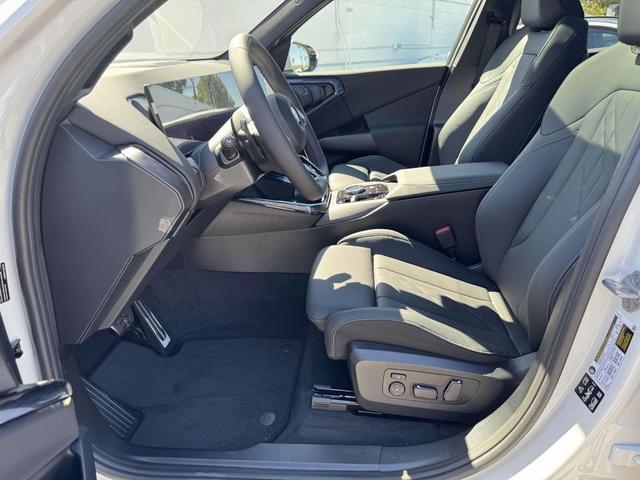 Photo of 2025 Alpine White BMW X3