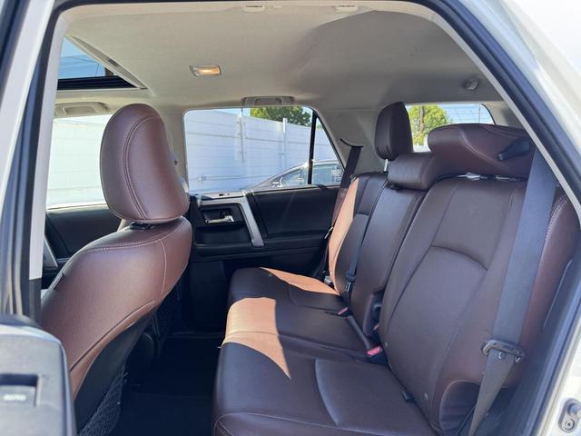 Photo of 2019 Blizzard Pearl Toyota 4Runner