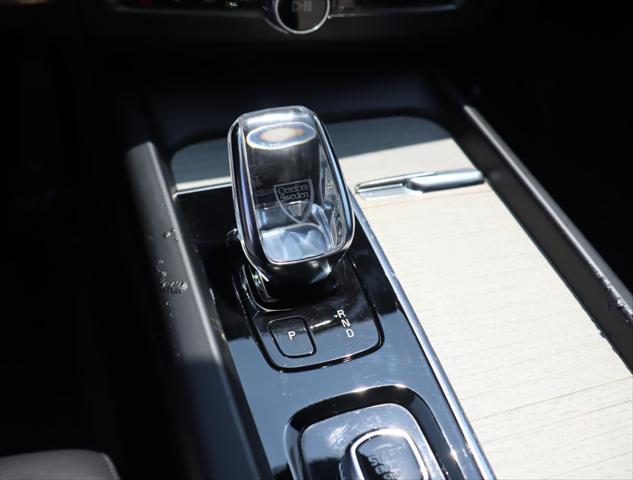 Photo of 2020 Denim Blue Metallic Volvo XC60 Recharge Plug-In Hybrid