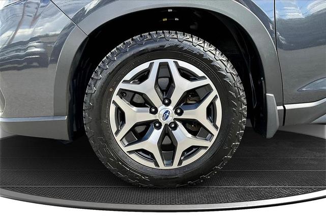 Photo of 2019 Dark Gray Metallic Subaru Forester