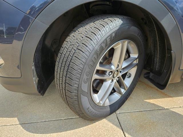 Photo of 2018 Marlin Blue Hyundai Santa Fe Sport