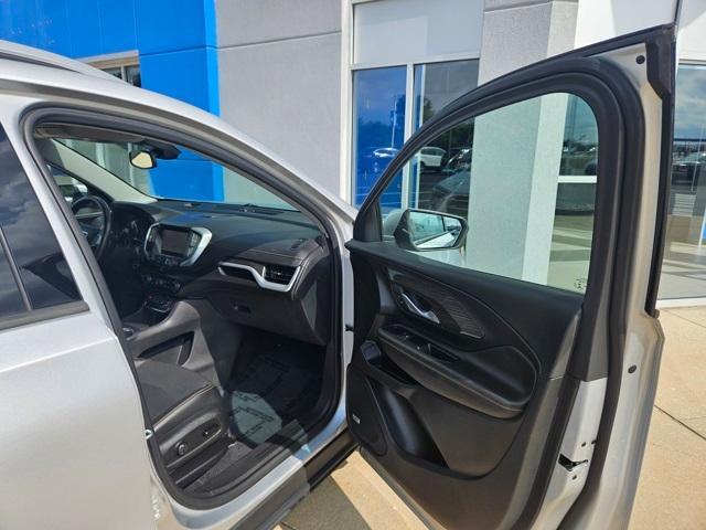 Photo of 2020 Quicksilver Metallic GMC Terrain