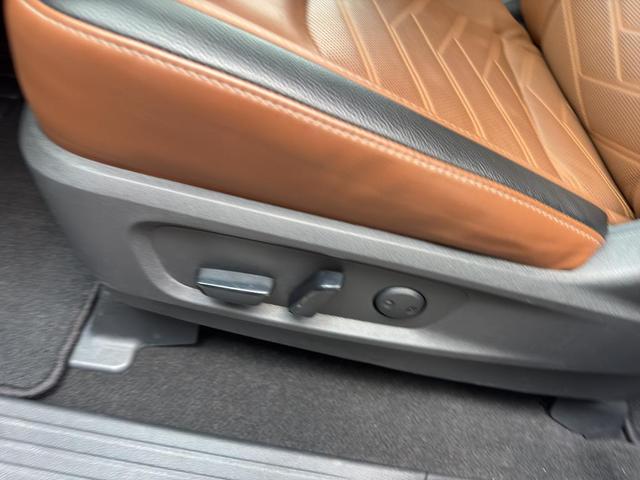 Photo of 2023 Pearl White Tricoat Nissan Pathfinder