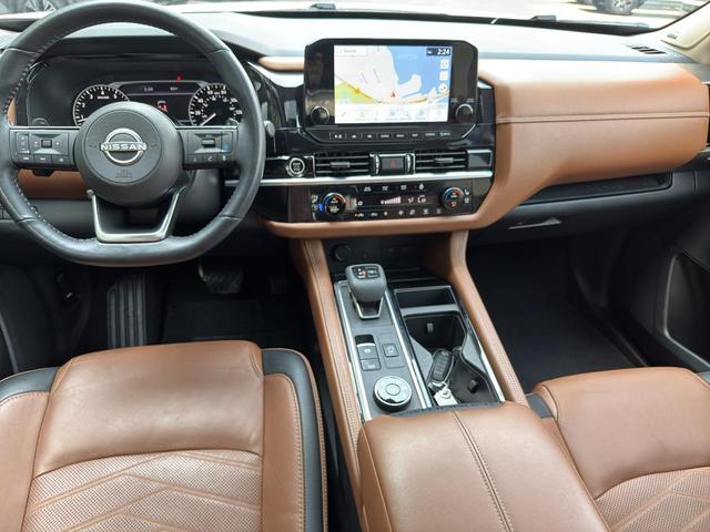 Photo of 2023 Pearl White Tricoat Nissan Pathfinder