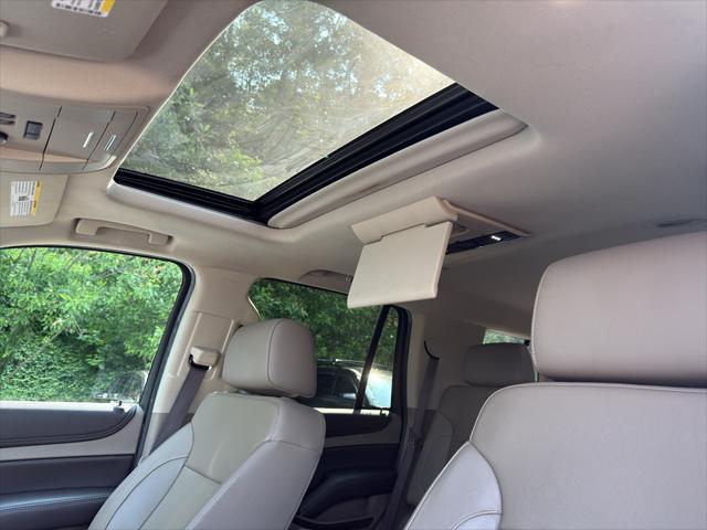 Photo of 2019 Iridescent Pearl Tricoat Chevrolet Tahoe