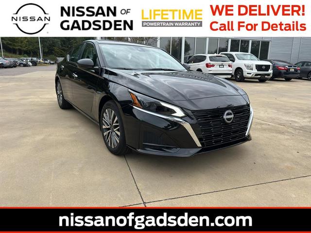 Photo of 2025 Super Black Nissan Altima