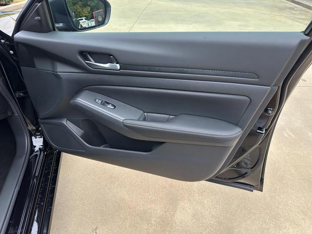 Photo of 2025 Super Black Nissan Altima