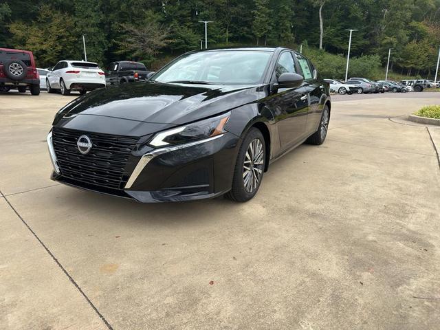 Photo of 2025 Super Black Nissan Altima