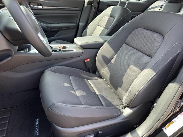 Photo of 2025 Super Black Nissan Altima
